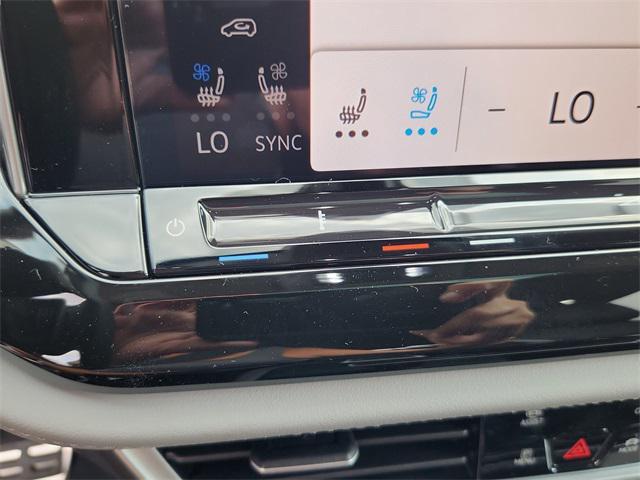 new 2025 Volkswagen Atlas car, priced at $42,714