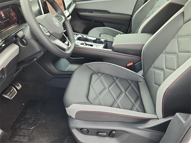 new 2025 Volkswagen Atlas car, priced at $42,714