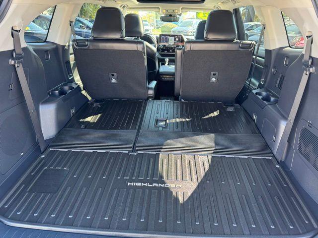 used 2022 Toyota Highlander car, priced at $35,990