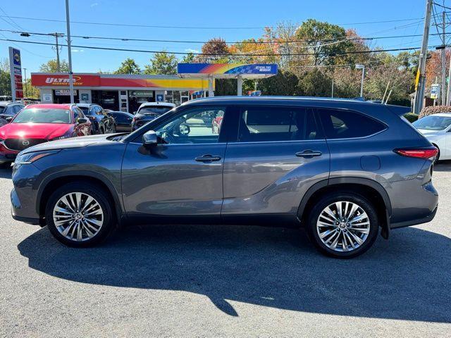 used 2022 Toyota Highlander car, priced at $35,990