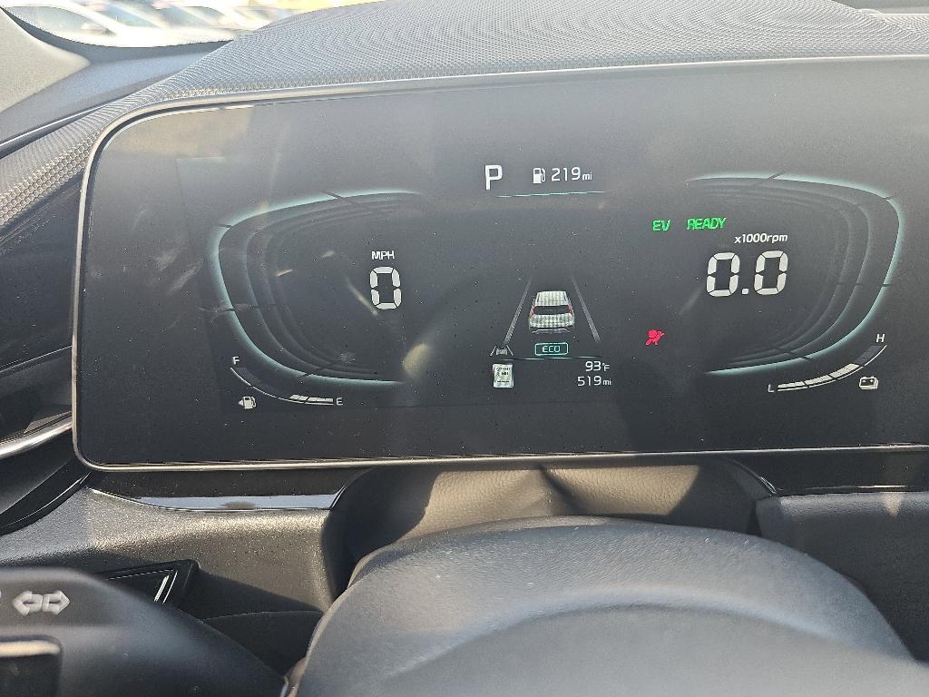 used 2025 Kia Niro car, priced at $24,399