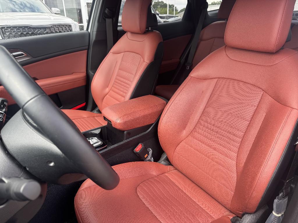 used 2025 Kia Sportage car, priced at $31,499
