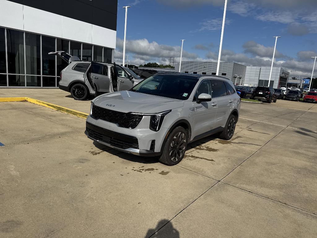 used 2025 Kia Sorento car, priced at $39,899