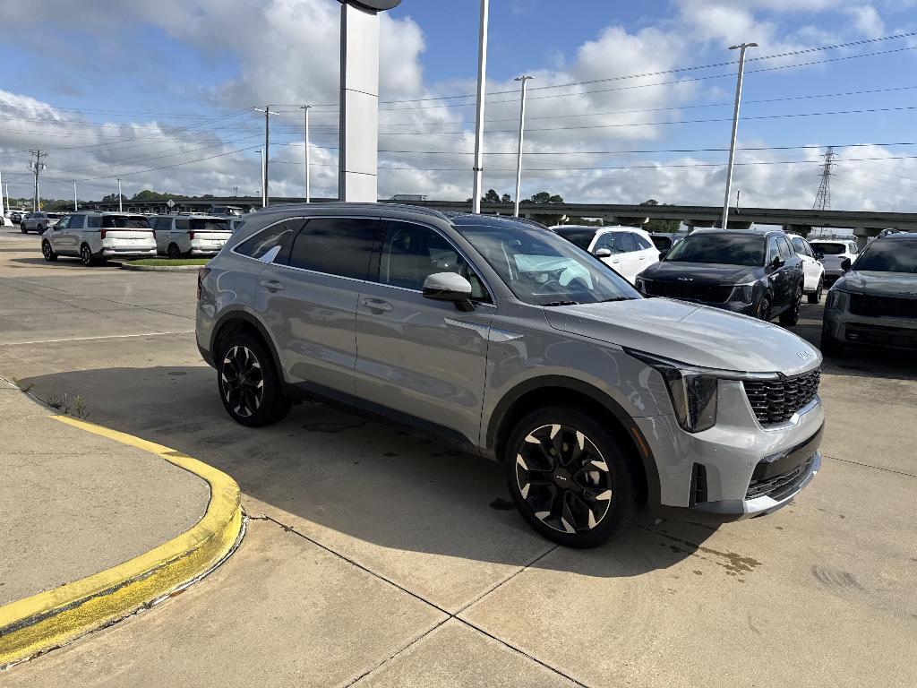 used 2025 Kia Sorento car, priced at $39,899