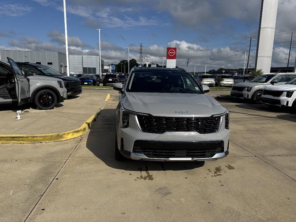 used 2025 Kia Sorento car, priced at $39,899