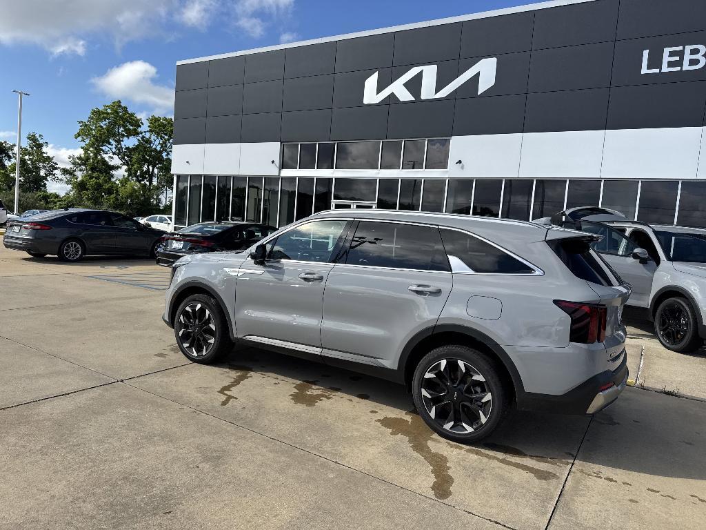 used 2025 Kia Sorento car, priced at $39,899