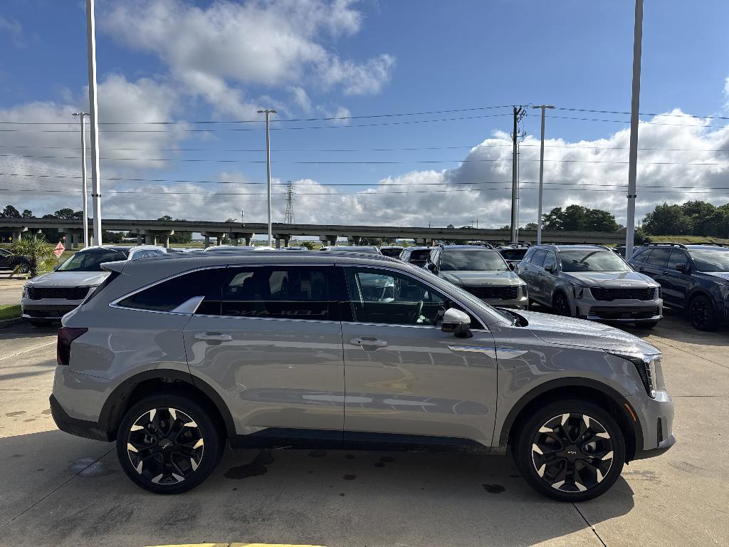 used 2025 Kia Sorento car, priced at $39,899