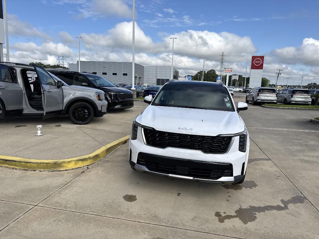 used 2025 Kia Sorento car, priced at $36,899