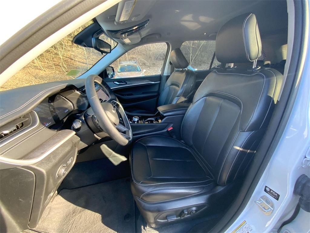 used 2023 Jeep Grand Cherokee car, priced at $37,000