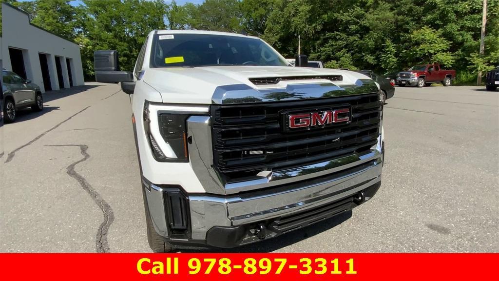 new 2025 GMC Sierra 2500 car, priced at $53,500