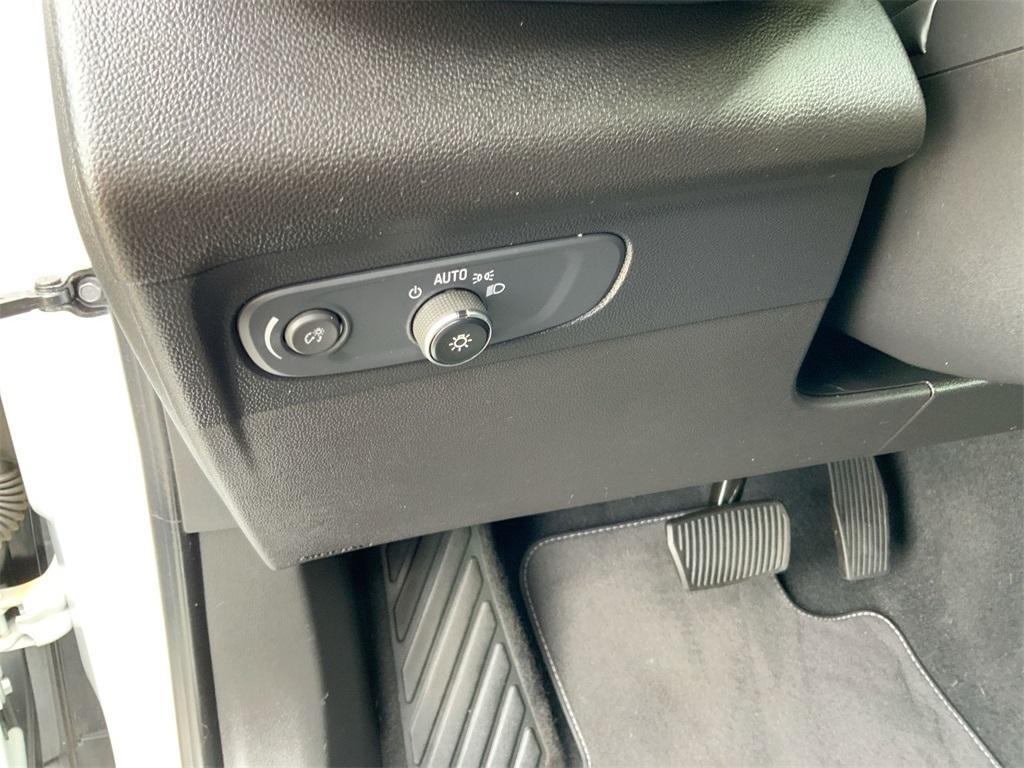 used 2022 Buick Envision car, priced at $21,899