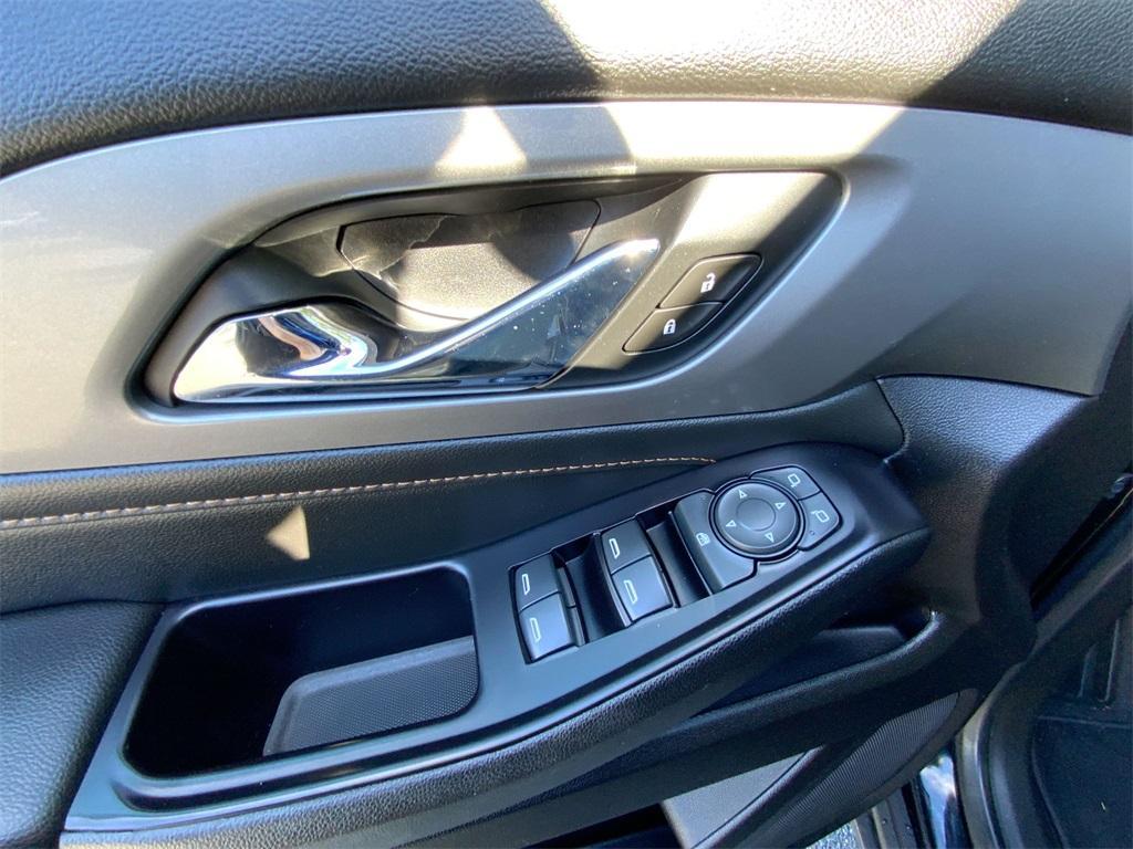 used 2020 Chevrolet Traverse car, priced at $18,399