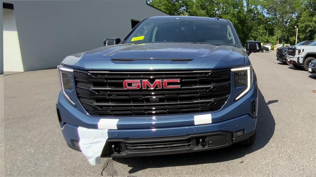 new 2025 GMC Sierra 1500 car, priced at $62,550