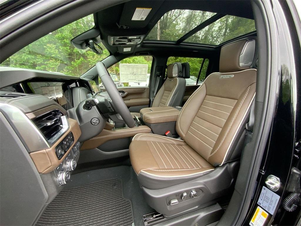 new 2025 GMC Yukon XL car, priced at $109,490