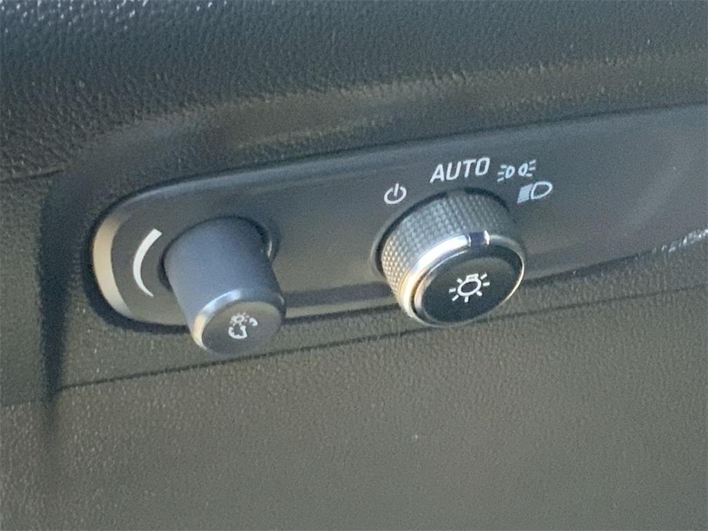 used 2022 Buick Envision car, priced at $25,900