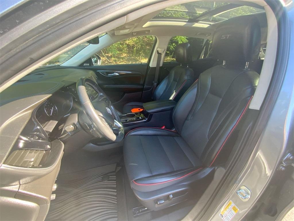 used 2022 Buick Envision car, priced at $25,900