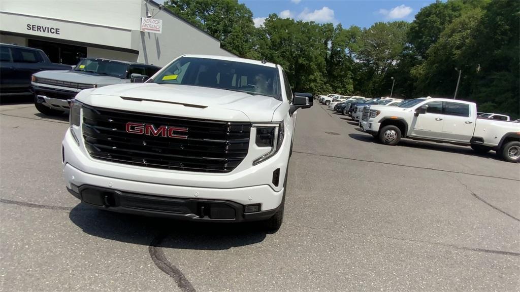 new 2025 GMC Sierra 1500 car, priced at $62,250
