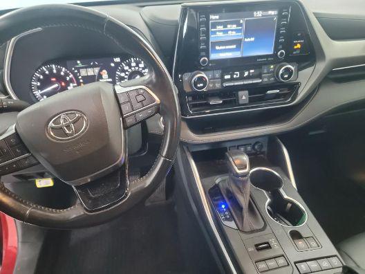 used 2021 Toyota Highlander car, priced at $29,995