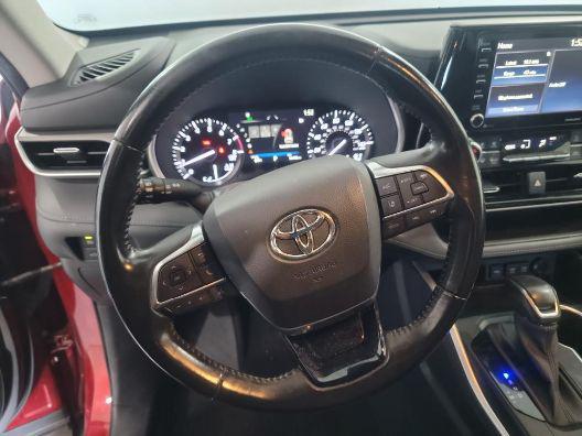 used 2021 Toyota Highlander car, priced at $29,995