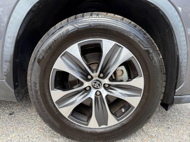 used 2021 Toyota Highlander car, priced at $27,995