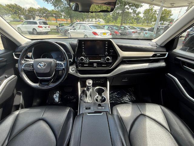 used 2021 Toyota Highlander car, priced at $27,995