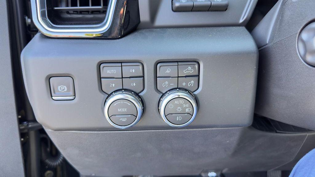 new 2025 GMC Sierra 1500 car, priced at $69,290