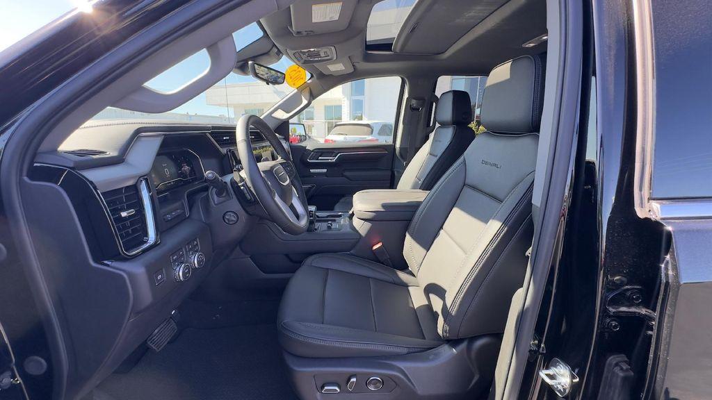 new 2025 GMC Sierra 1500 car, priced at $69,290