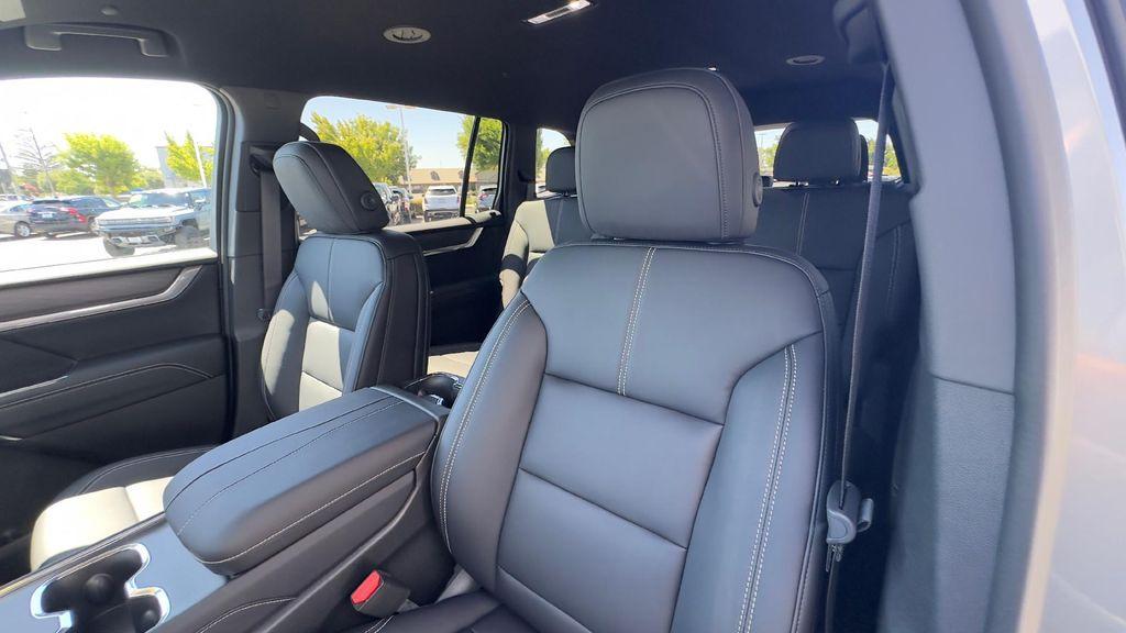 new 2025 GMC Acadia car, priced at $49,119