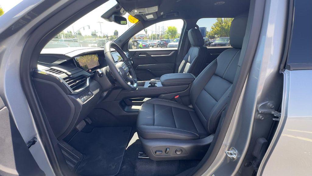 new 2025 GMC Acadia car, priced at $49,119