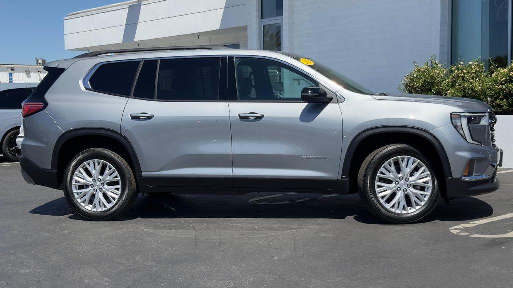 new 2025 GMC Acadia car, priced at $49,119