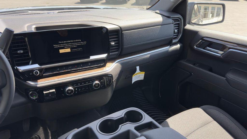 new 2025 GMC Sierra 1500 car, priced at $49,435