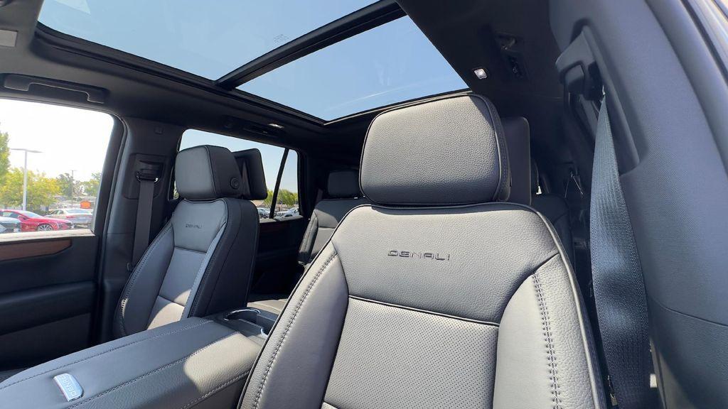 new 2025 GMC Yukon car, priced at $95,570