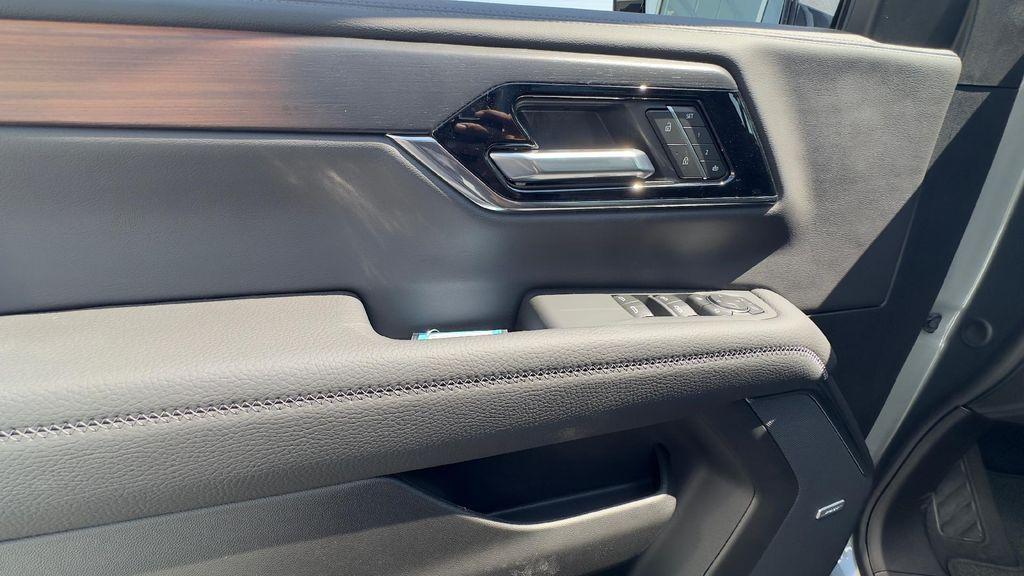 new 2025 GMC Yukon car, priced at $95,570