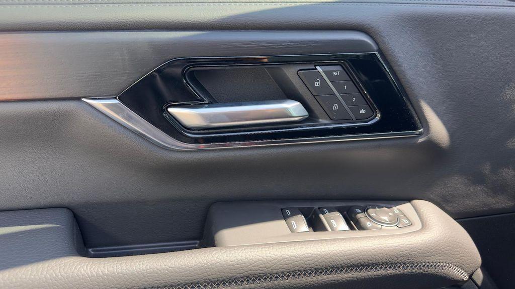 new 2025 GMC Yukon car, priced at $95,720