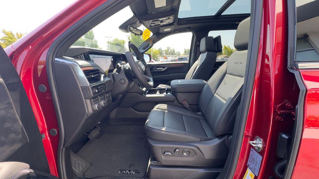 new 2025 GMC Yukon car, priced at $95,720