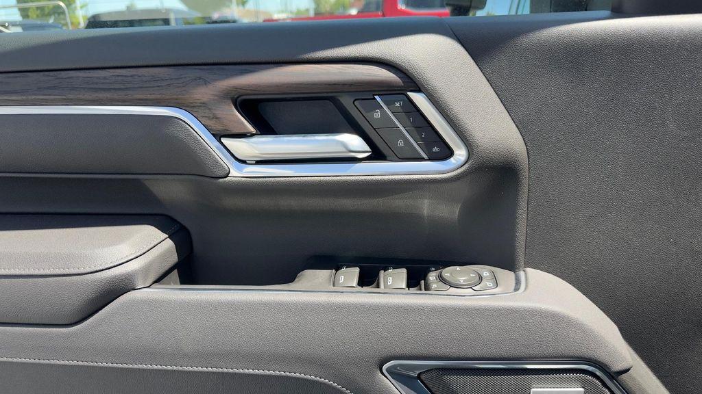 new 2025 GMC Sierra 3500 car, priced at $75,105