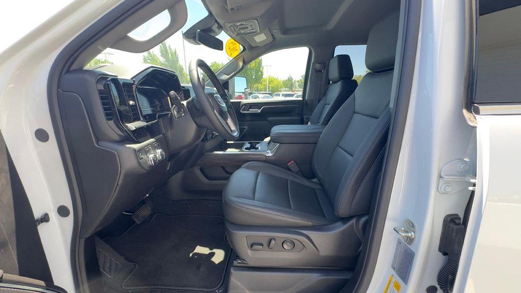 new 2025 GMC Sierra 3500 car, priced at $75,105