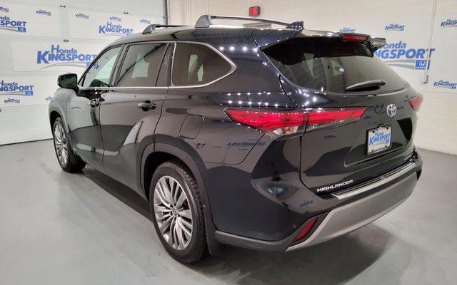 used 2022 Toyota Highlander Hybrid car, priced at $41,188