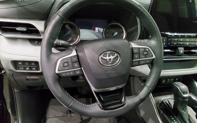 used 2022 Toyota Highlander Hybrid car, priced at $41,188