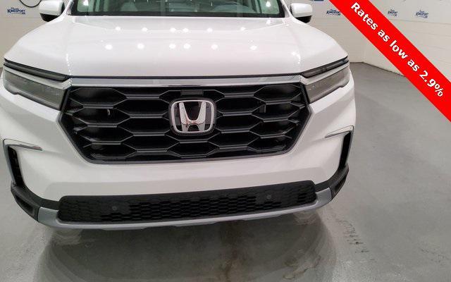 new 2025 Honda Pilot car, priced at $49,650