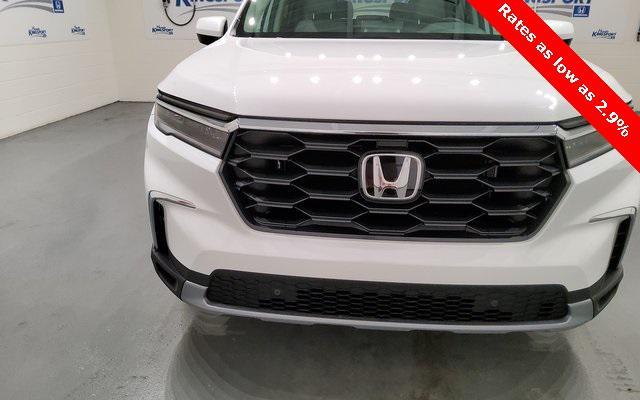 new 2025 Honda Pilot car, priced at $49,650