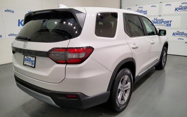 new 2025 Honda Pilot car, priced at $45,350