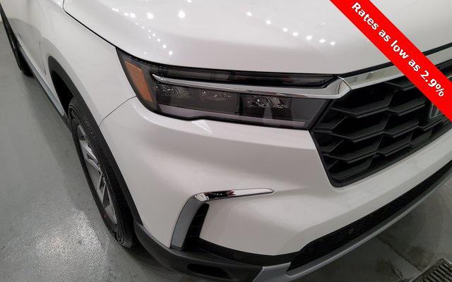 new 2025 Honda Pilot car, priced at $45,350