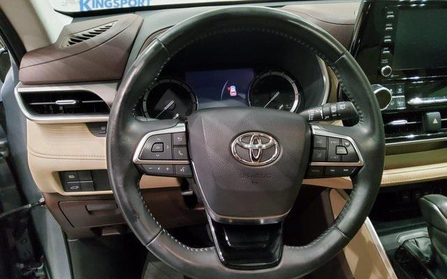 used 2021 Toyota Highlander car, priced at $34,988