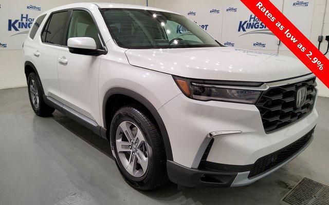 new 2025 Honda Pilot car, priced at $45,350