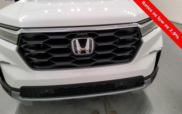 new 2025 Honda Pilot car, priced at $45,350