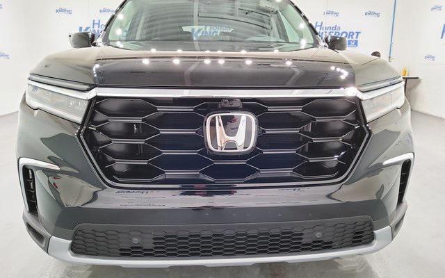 new 2025 Honda Pilot car, priced at $54,530