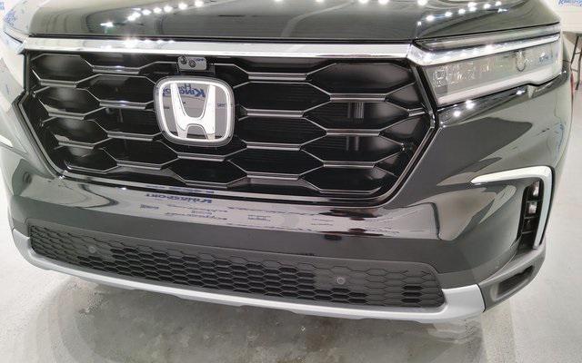 new 2025 Honda Pilot car, priced at $54,530