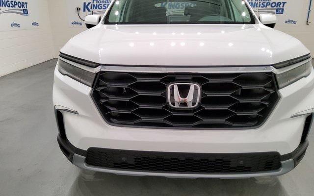 new 2025 Honda Pilot car, priced at $47,450