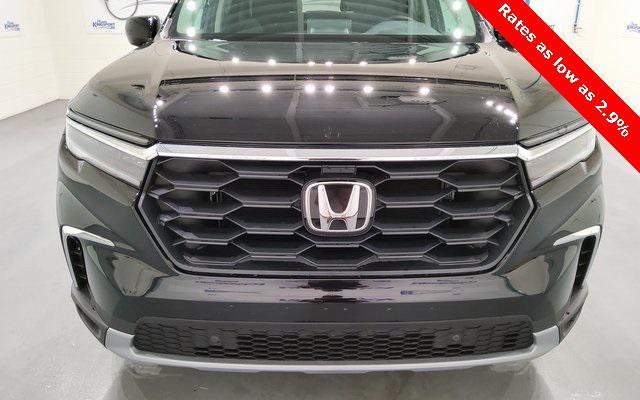 new 2025 Honda Pilot car, priced at $45,819